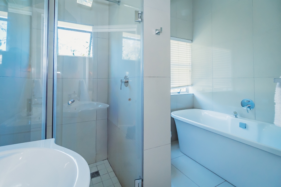 5 Bedroom Property for Sale in Heather Park Western Cape